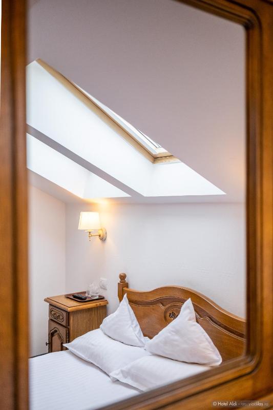Single Room image 2