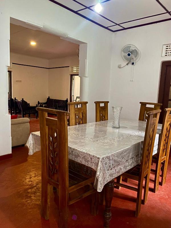 Red Araliya Villa Weligama - image 7