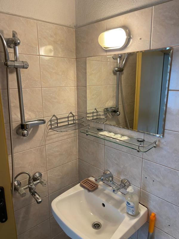 Quadruple Room image 3