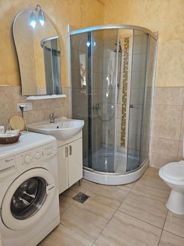 One-Bedroom Apartment - Ground Floor image 2