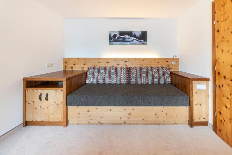 One-Bedroom Apartment - Top 3 image 1