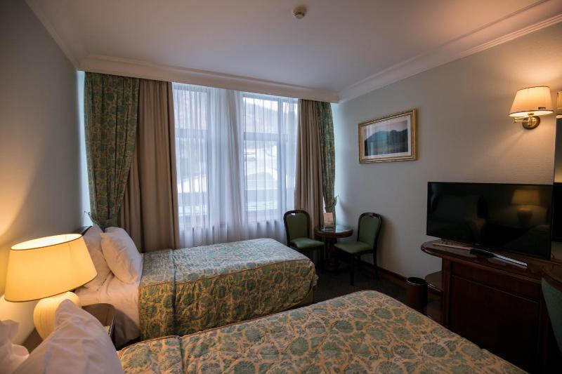 Double Room image 2