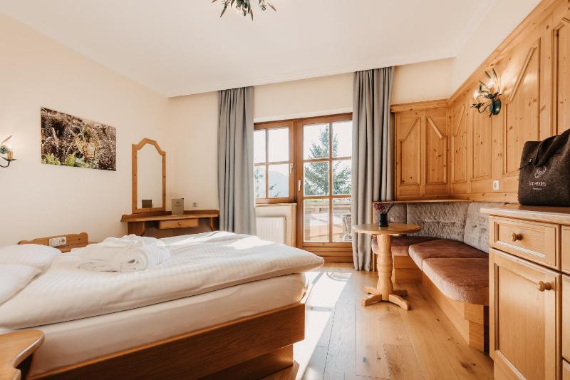 Double Room with Balcony image 1