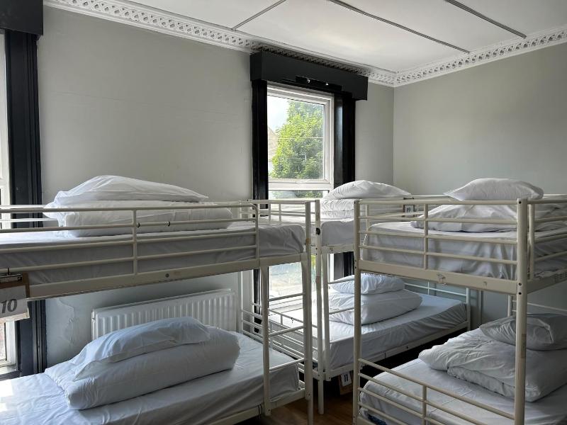 Bed in 8-Bed Mixed Dormitory Room image 1