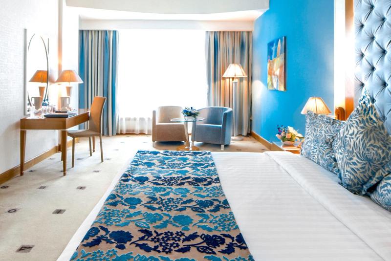 Executive Room - Includes 20% Off in Captain’s Table & Nell Gwynne image 4