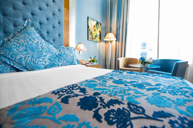 Deluxe Double Room image 4