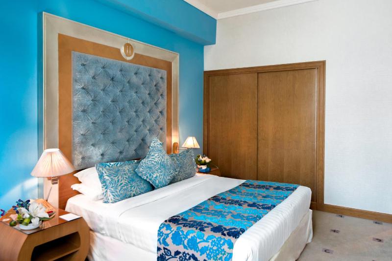 Deluxe Double Room image 2