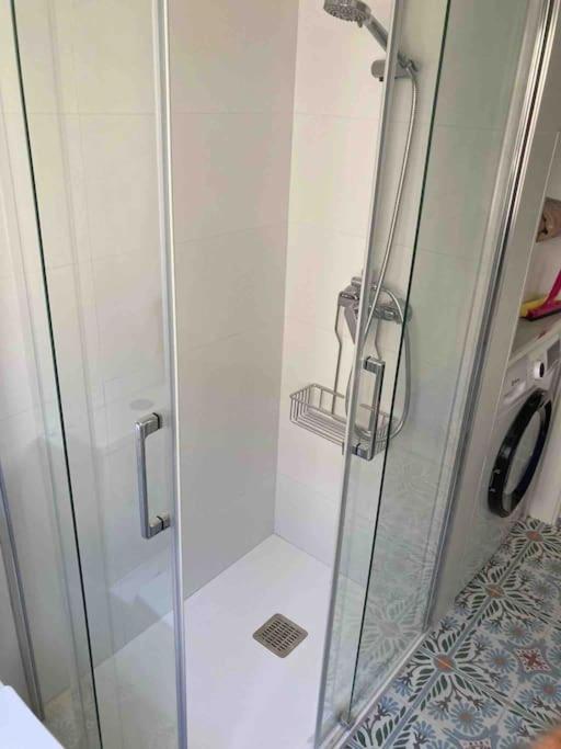 Piso céntrico con garaje privado gratis - image 37