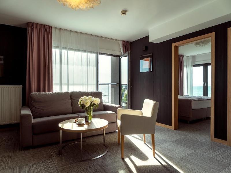 Apartment with Sea View image 1
