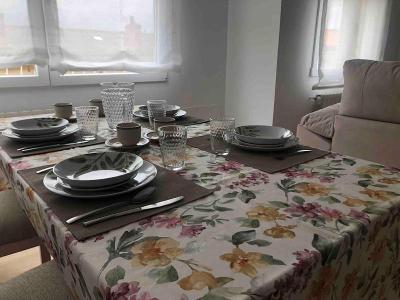 Piso céntrico con garaje privado gratis - image 23