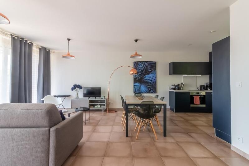 Superior Apartment image 3