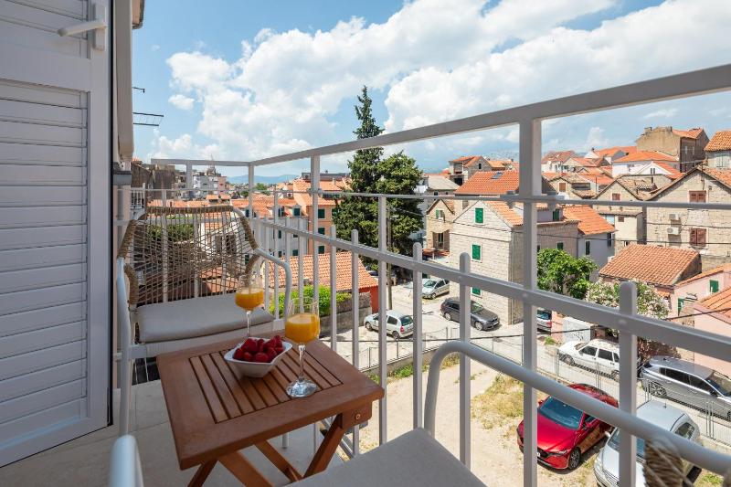 Le Prestige Luxury Rooms  Self Check-In Minutes from Split Waterfront - image 15