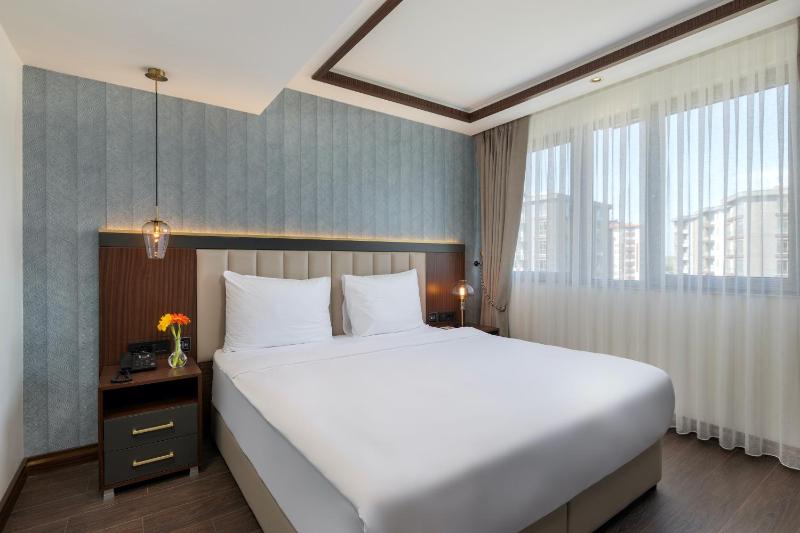 Premium Deluxe Room image 3