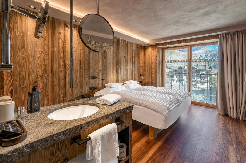 Superior Double or Twin Room image 1
