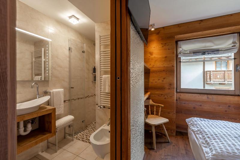 Standard Double Room image 4