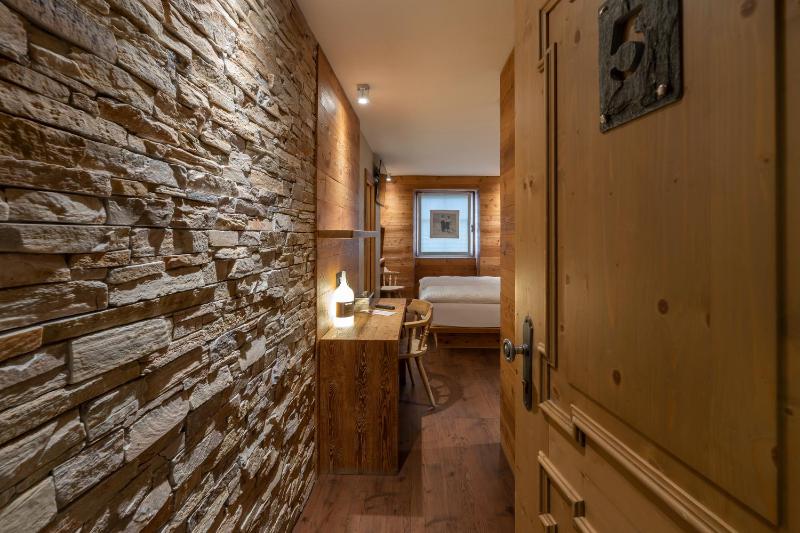 Standard Double Room image 3