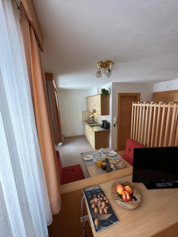 One-Bedroom Apartment image 3