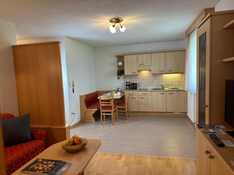 One-Bedroom Apartment image 3