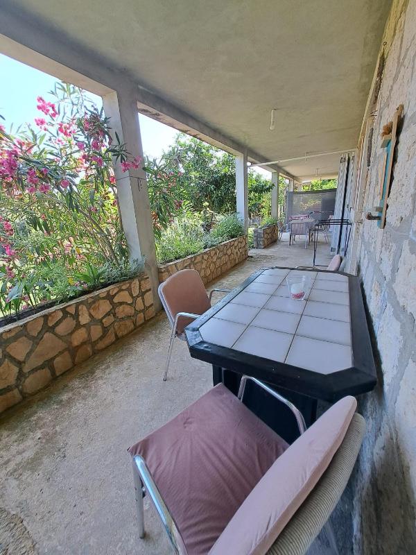 One-Bedroom Apartment image 1