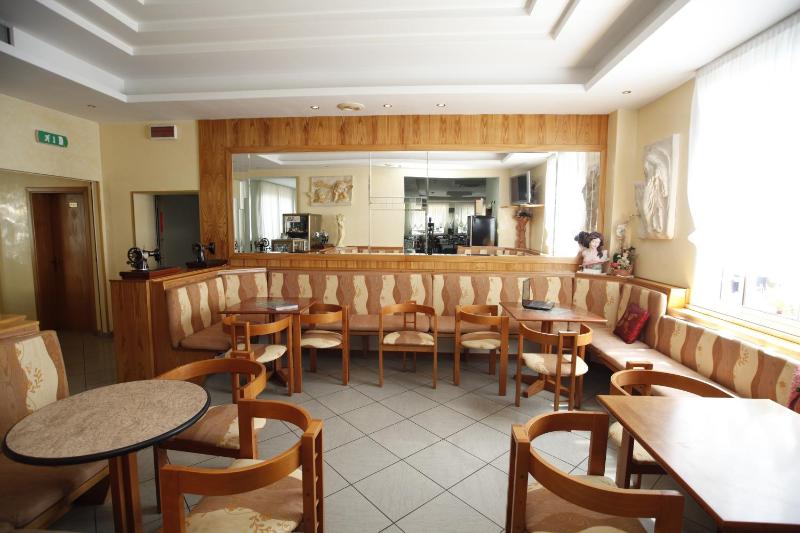 Hotel Villa dei Fiori - sul mare con piscina - image 34