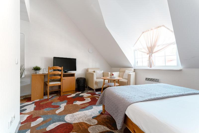 Double Room image 4