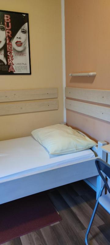 Single Room with Private Bathroom image 4