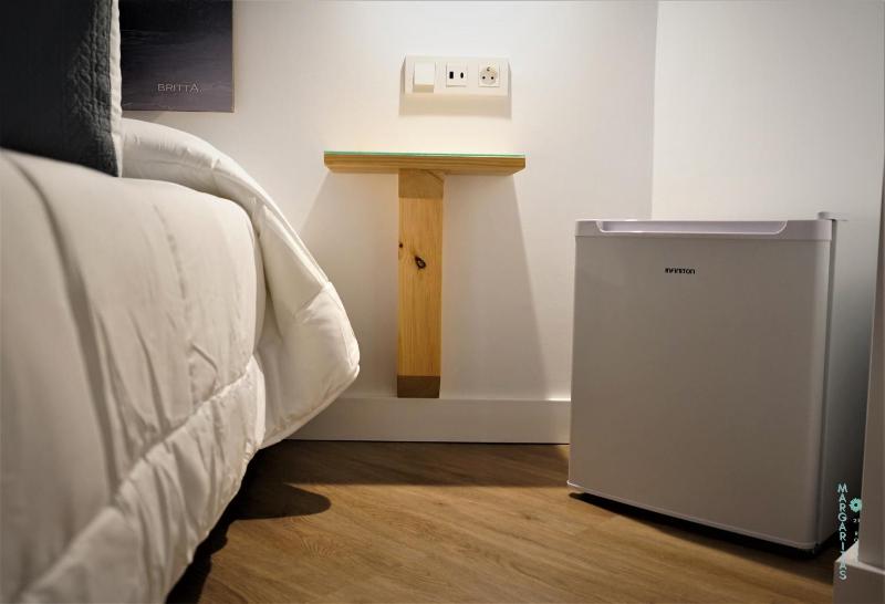 Double or Twin Room image 4
