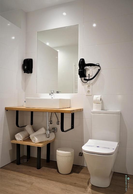 Quadruple Room image 3