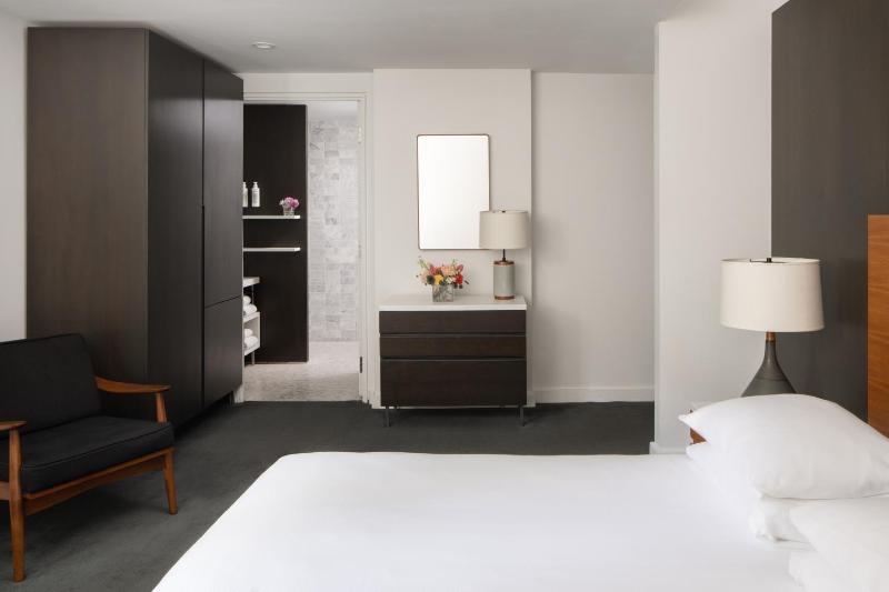Superior Queen Room image 2