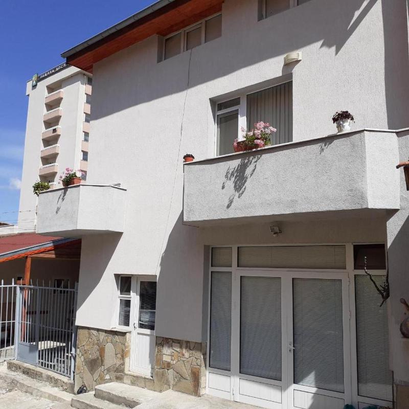 Three-Bedroom Villa image 2