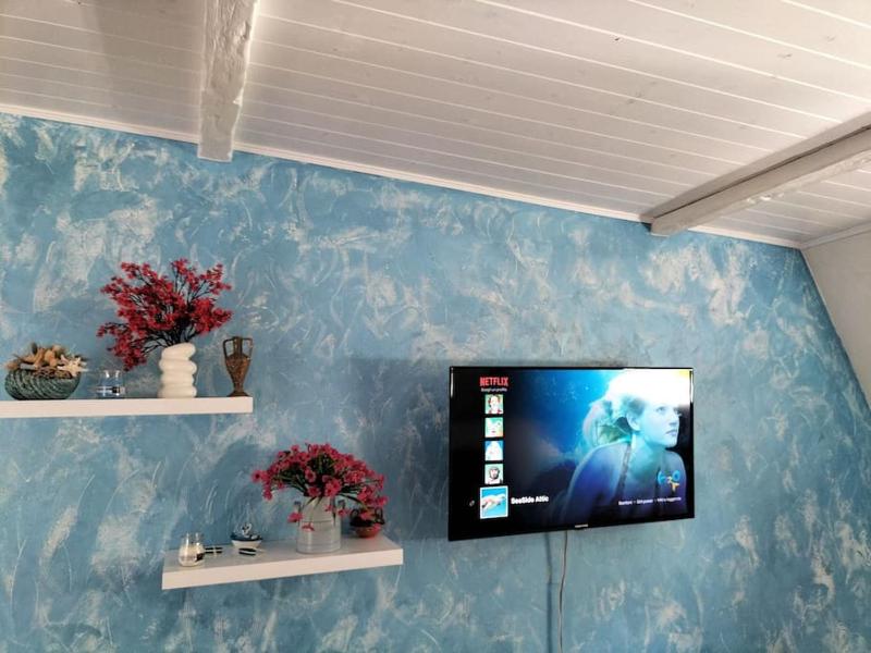 Sea Side Attic - image 13