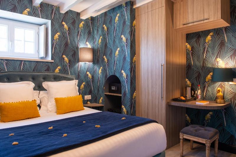 Standard Double Room image 3