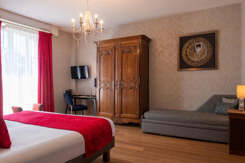 Grand Comfort Double Room image 2