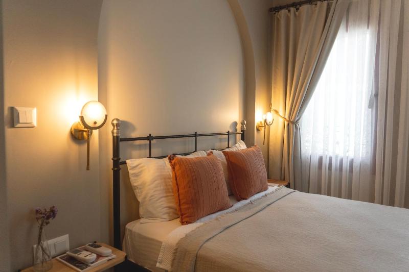 Budget Double Room image 4