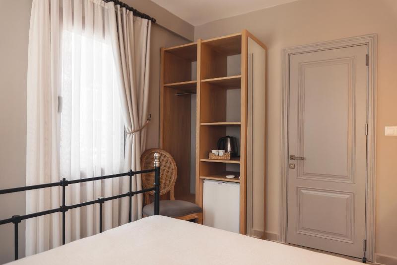 Budget Double Room image 3