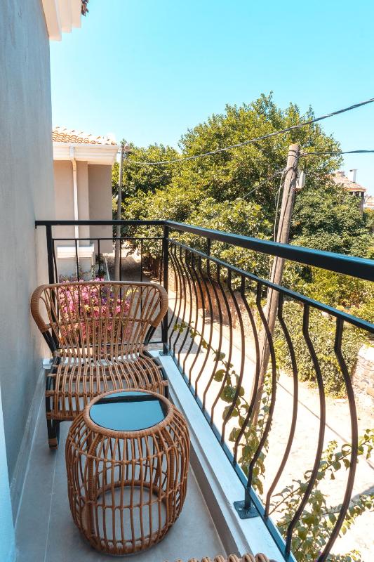 Double Room with Balcony image 2