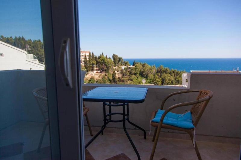 L&I Villa - image 14