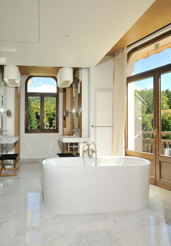 Suite with Park View image 3