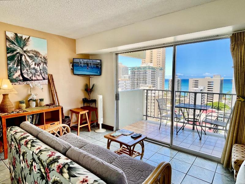 Deluxe Double Room with Balcony and Sea View image 1