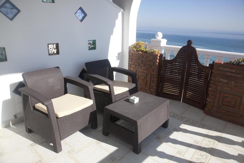 Double Room with Sea View image 3