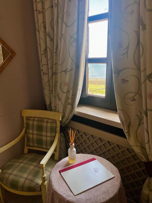 Suite with Sea View image 2