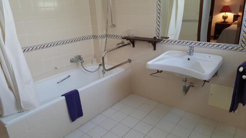 Double Room - Disability Access image 2