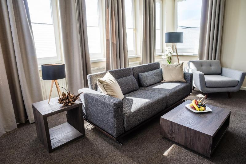 Junior Suite image 2
