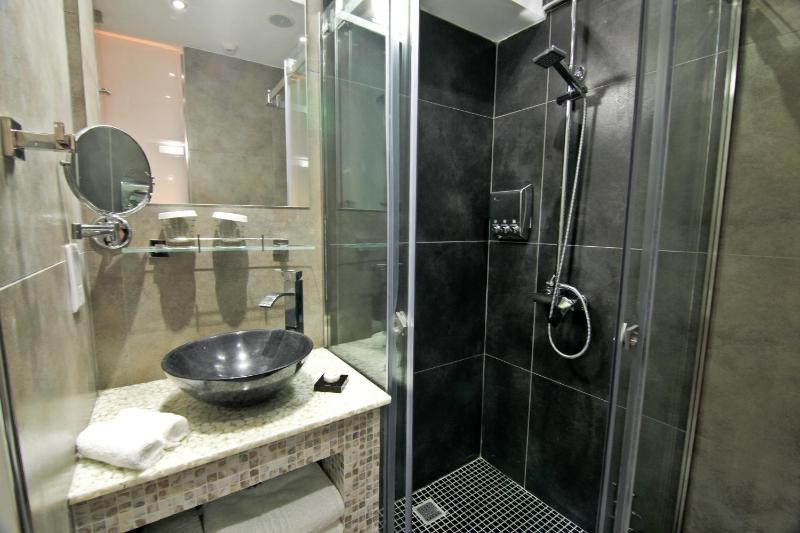 Achilleos City Hotel - image 4