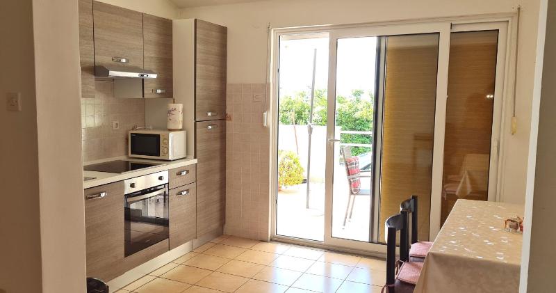 One-Bedroom Apartment image 3