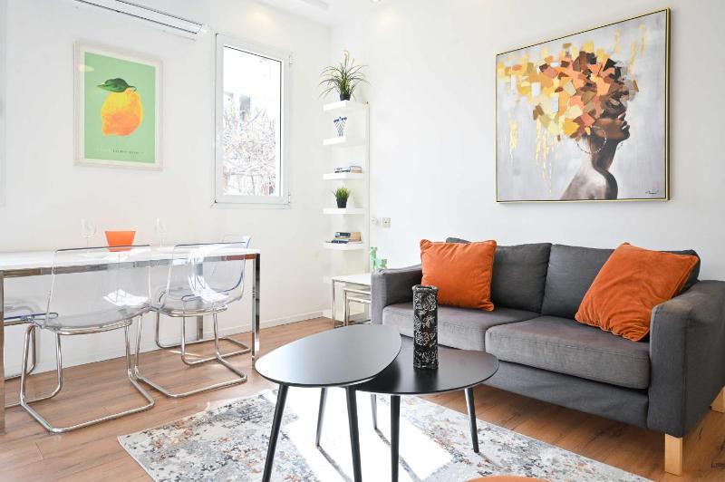 1BR near the beach with Balcony and Mamad by HolyGuest - image 9