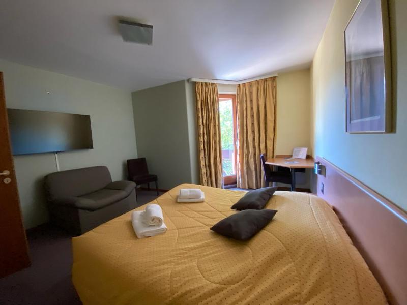 Contemporary Room image 1