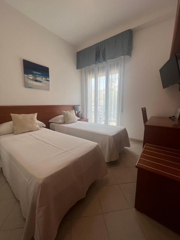Double Room with Mountain View image 3