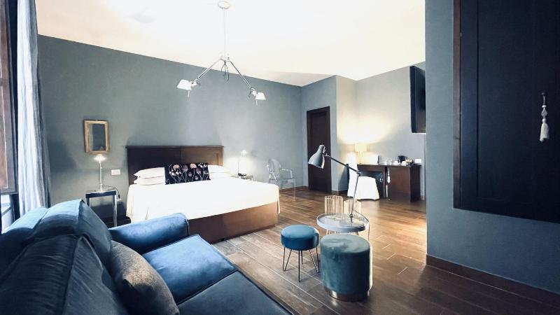 Junior Suite (2 Adults) image 3