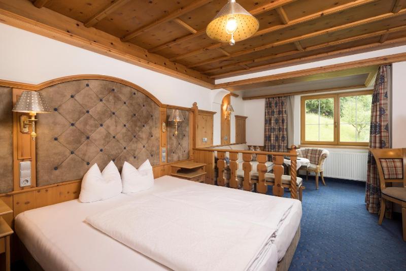 Double Room with Garden View image 1